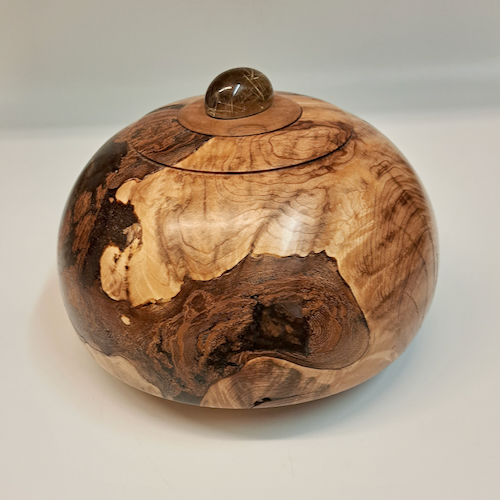 Click to view detail for MH002 Vessel, Lidded, Elm/Walnut, Resin $375